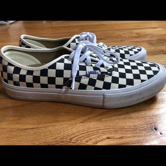 vans ultracush checkered